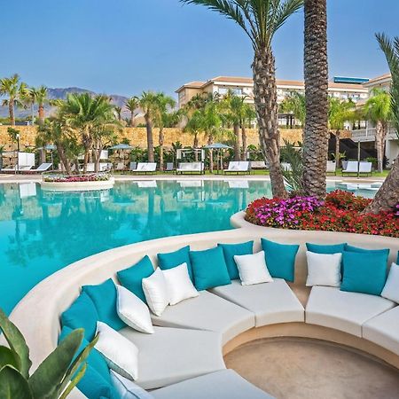 Barcelo La Nucia Palms Otel Dış mekan fotoğraf The resort's main pool