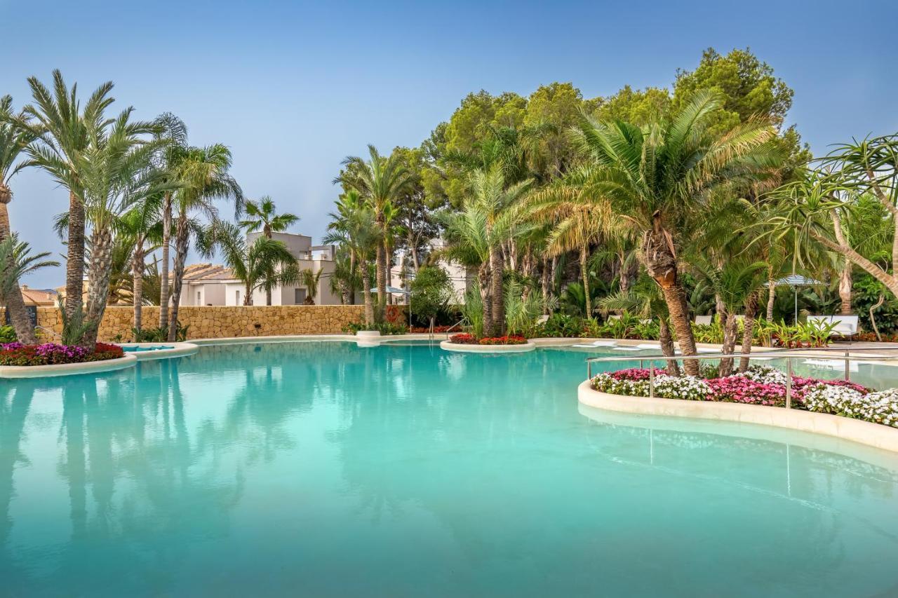 Barcelo La Nucia Palms Otel Dış mekan fotoğraf The resort's swimming pool